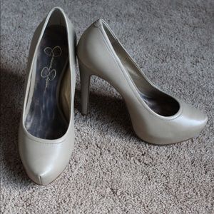 Jessica Simpson nude platform pumps